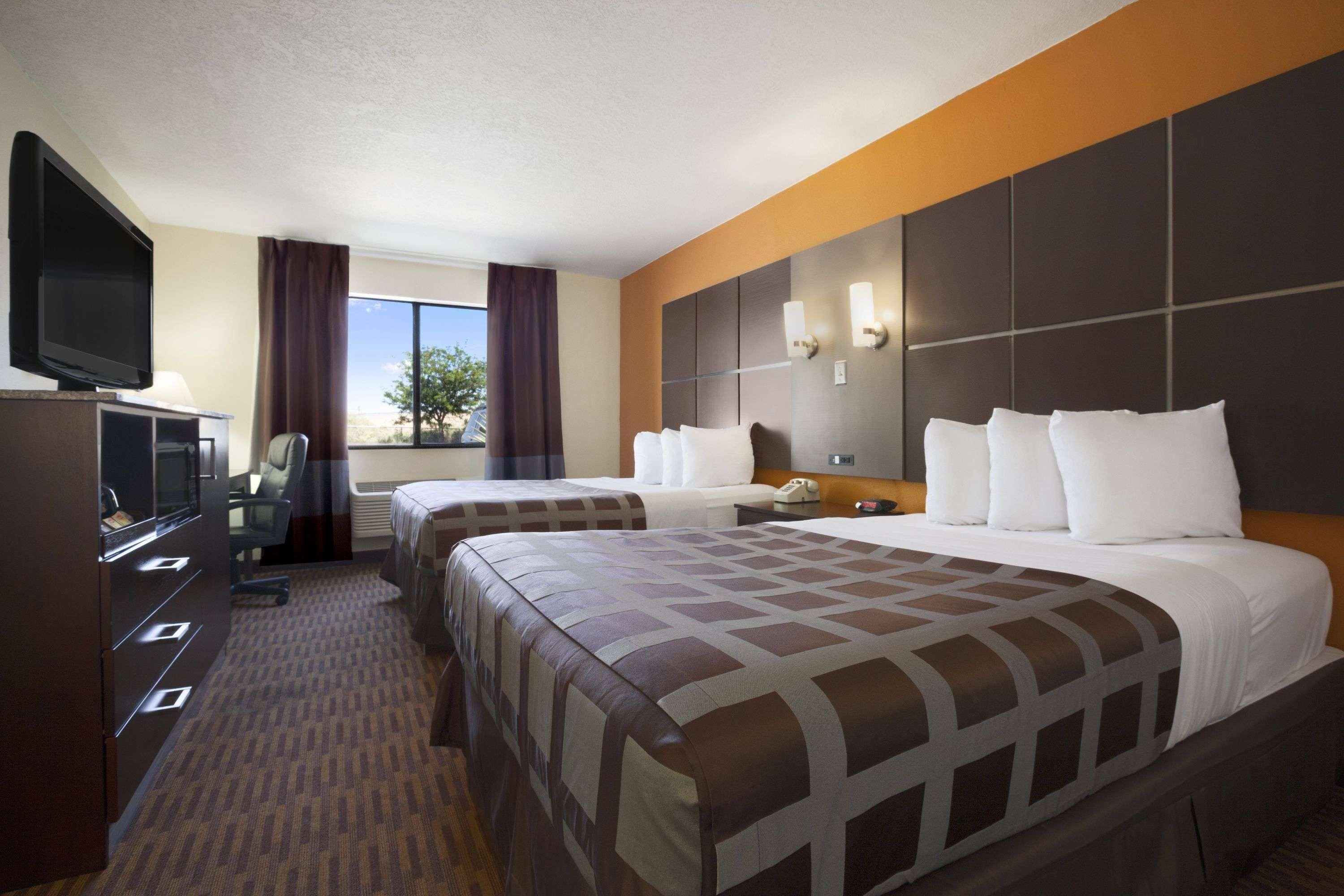 Days Inn By Wyndham Los Lunas מראה חיצוני תמונה
