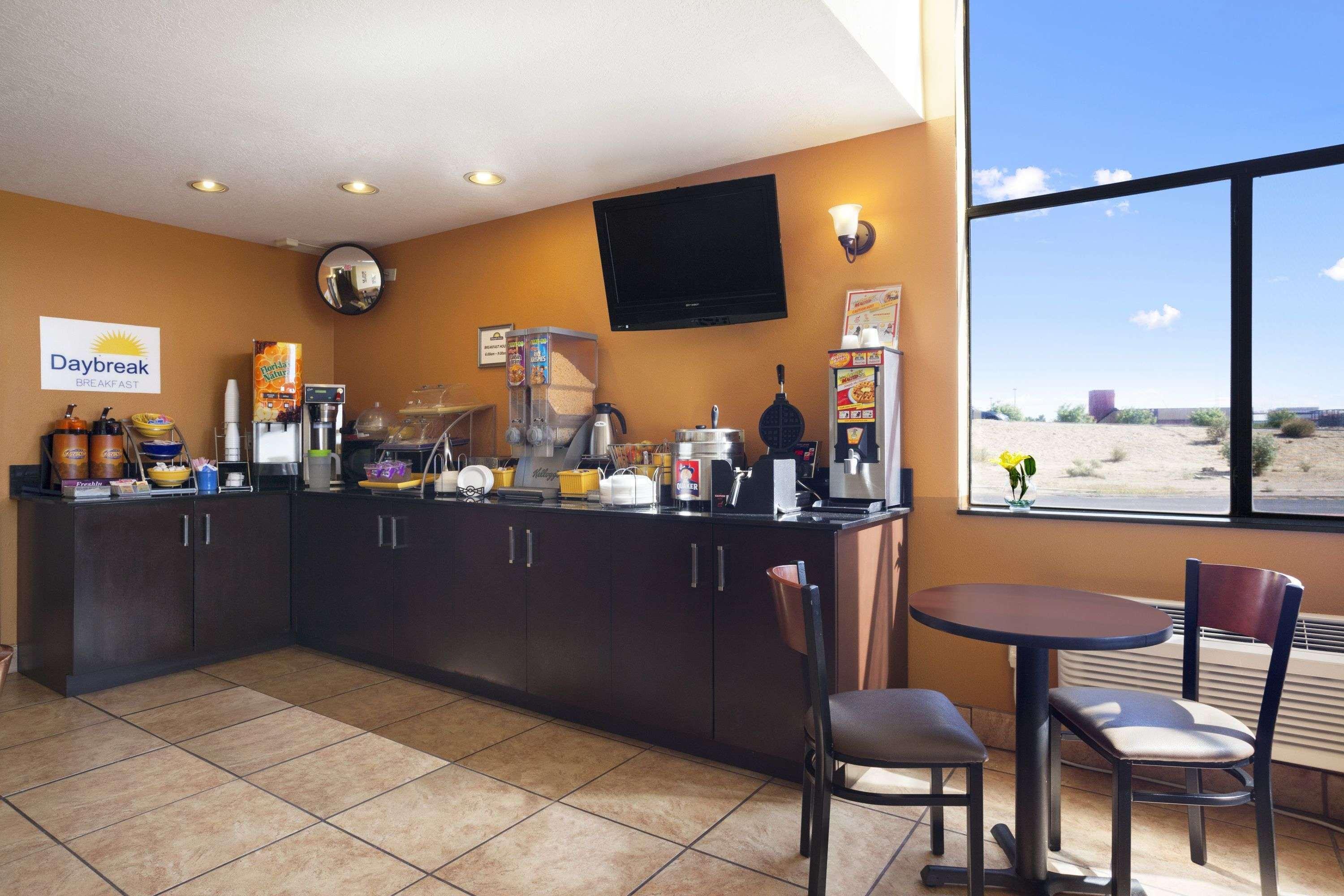 Days Inn By Wyndham Los Lunas מראה חיצוני תמונה