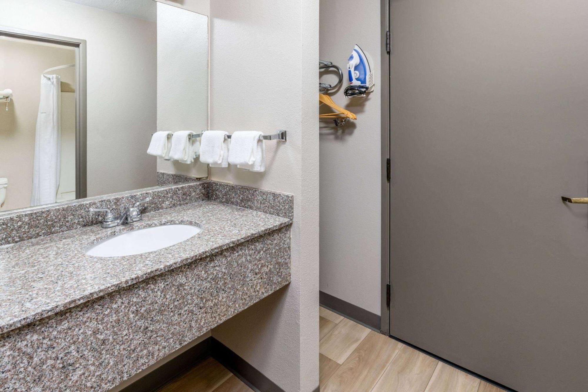 Days Inn By Wyndham Los Lunas מראה חיצוני תמונה
